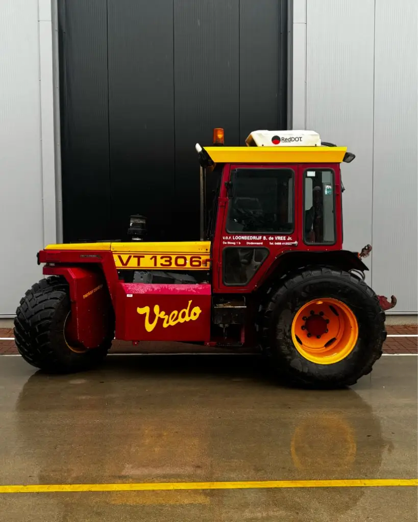 Alt= 3 wielige trekker van het merk Vredo